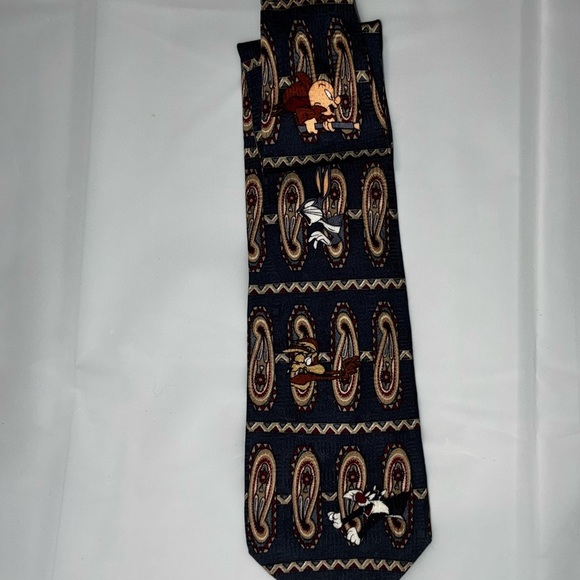 2/$35 Looney Tunes Mania Wiley Coyote Elmer Fudd with Rifle Vintage Silk Tie - Picture 1 of 8
